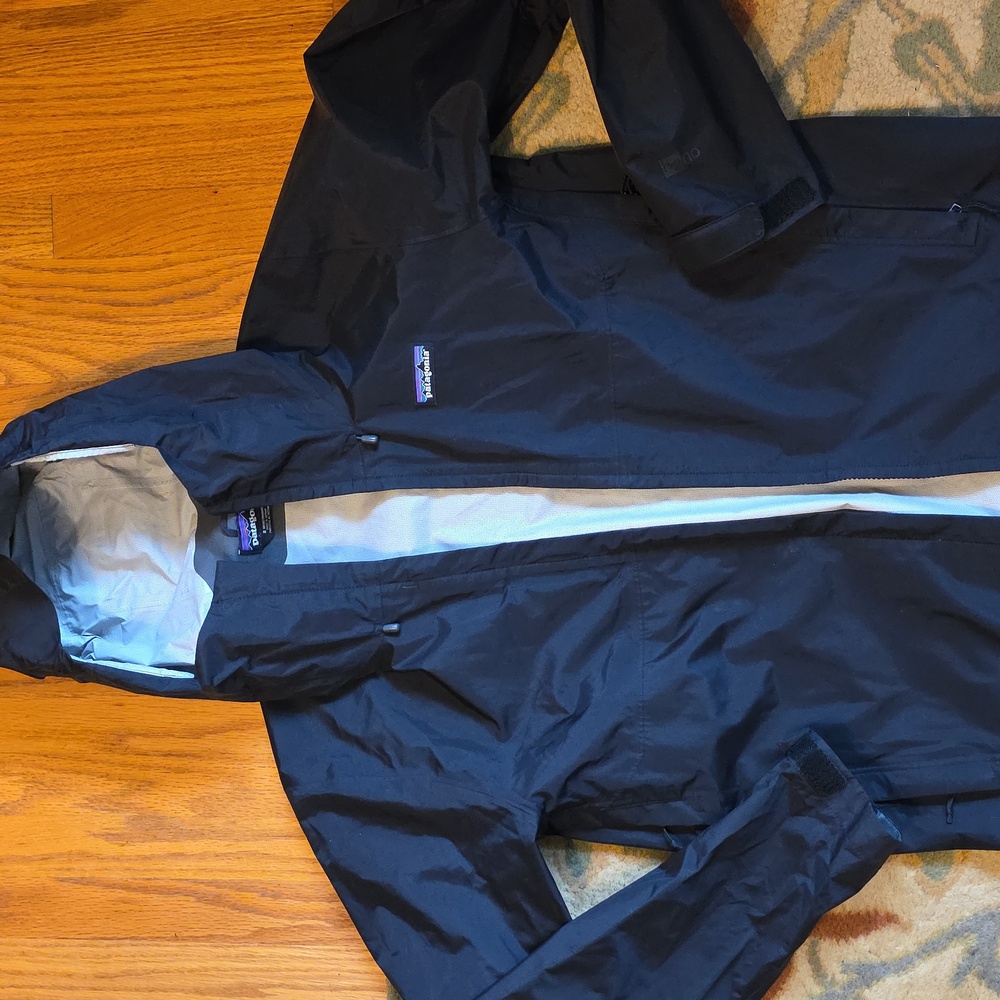 Men's Patagonia h2no Hooded, Waterproof, Rain Jacket, Size Small